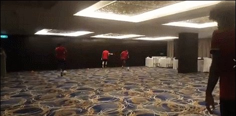 狗子28-马尔代夫备战40强赛受困疫情：酒店宴会厅当训练场