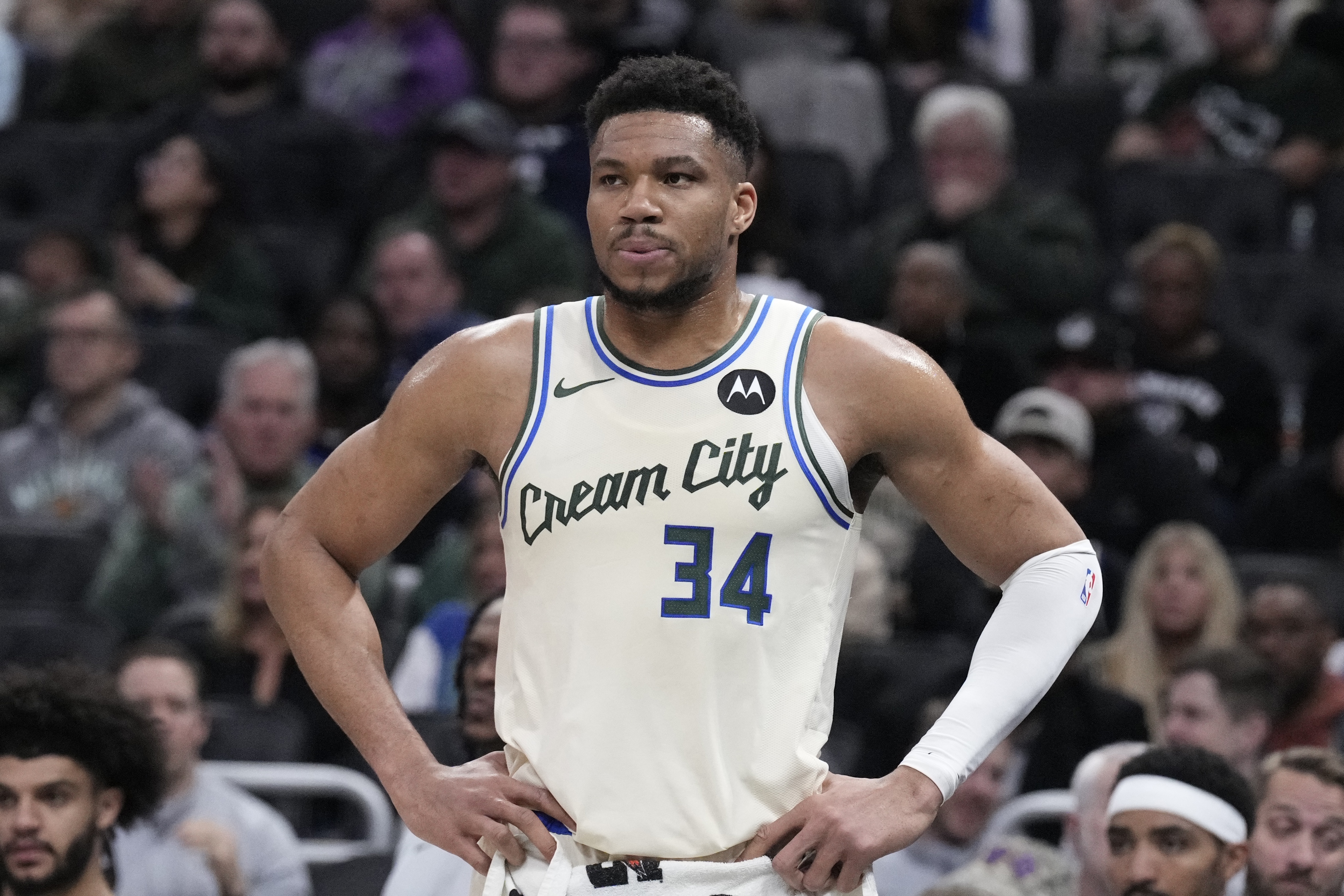 狗子28-字母哥虽好但并不适合火箭！送出申京小贾&amp;强力替补值得吗？